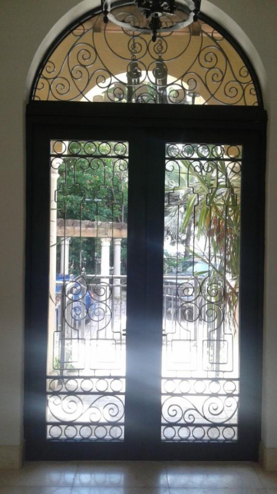 Entryway - entryway idea in Miami