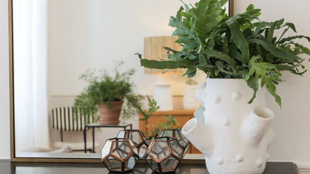 Un rez-de-chauss&eacute;e transform&eacute; &agrave; Epernon eclectic-living-room