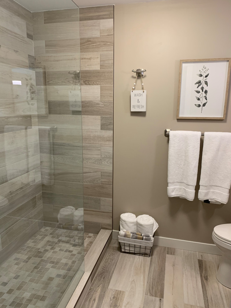 Inspiration for a transitional bathroom remodel in Calgary