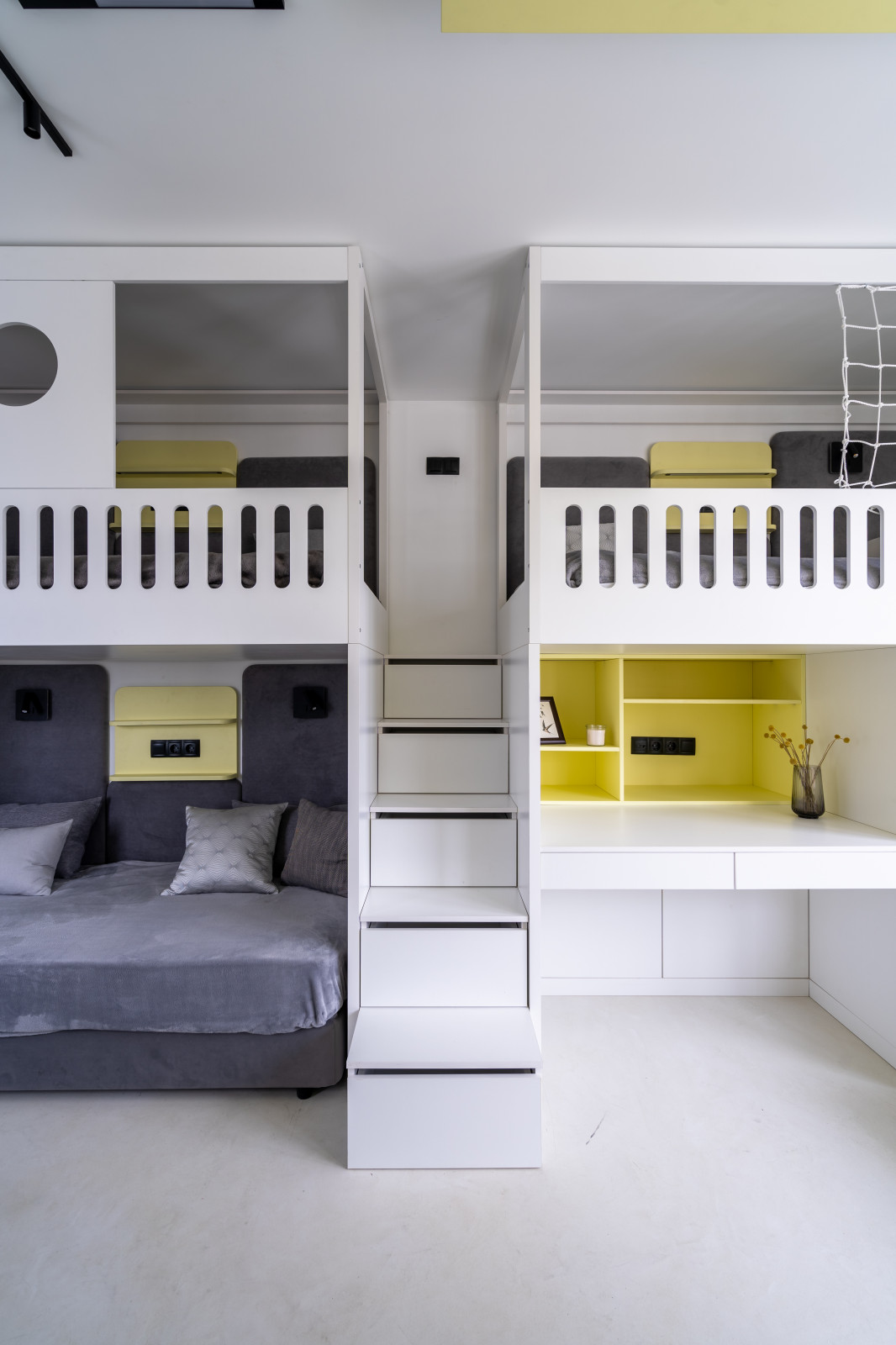 Наш микроцемент на полах в проекте "Квартирного вопроса"