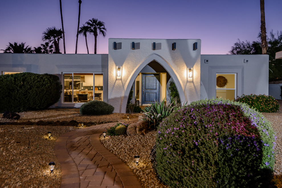 Inspiration for a transitional home design remodel in Phoenix