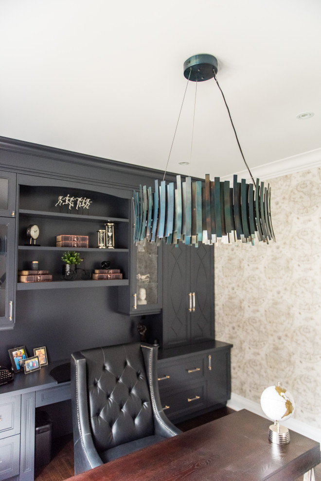 Inspiration for a transitional home design remodel in Toronto