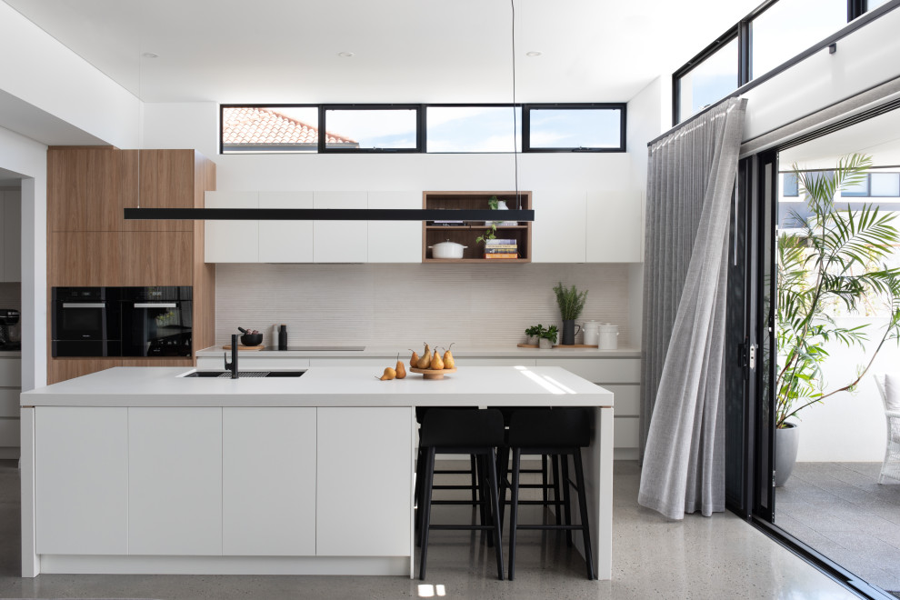 Kitchen - coastal kitchen idea in Perth