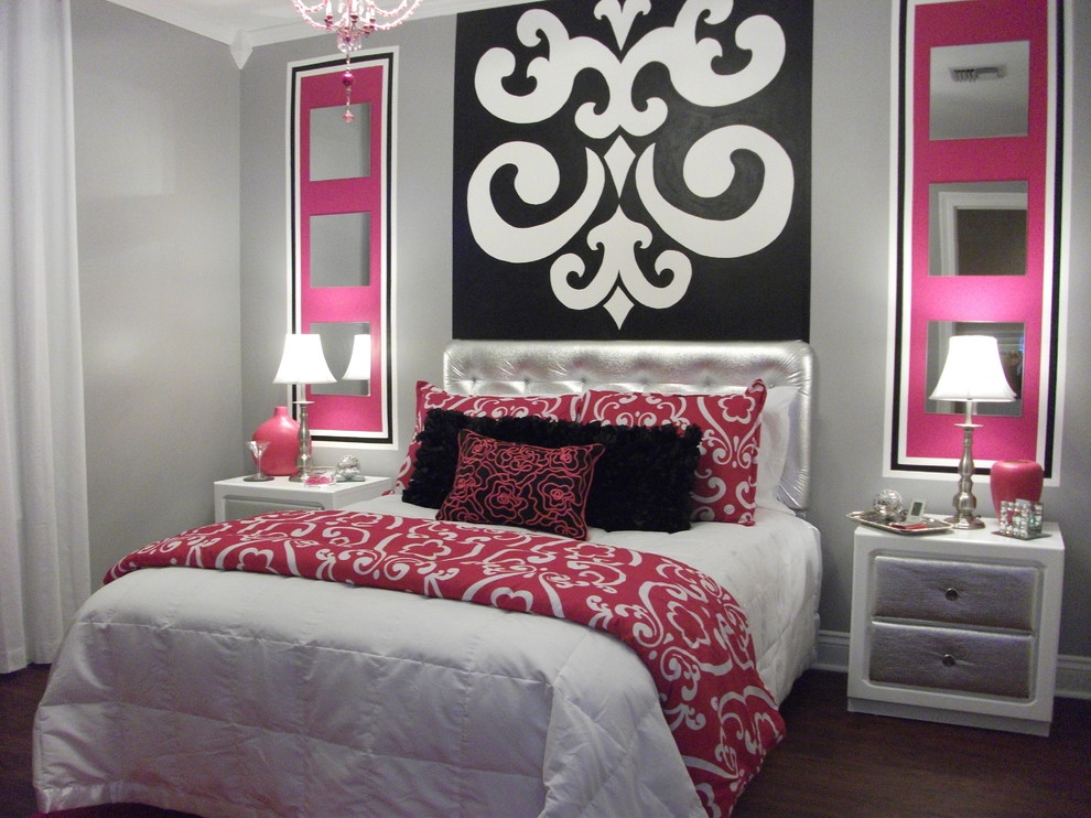 Inspiration for a contemporary teen room in Other.