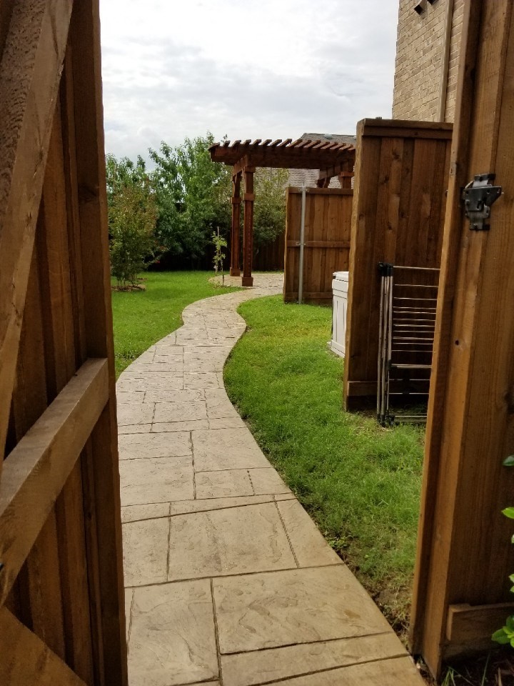 Design ideas for a rustic landscaping in Dallas.