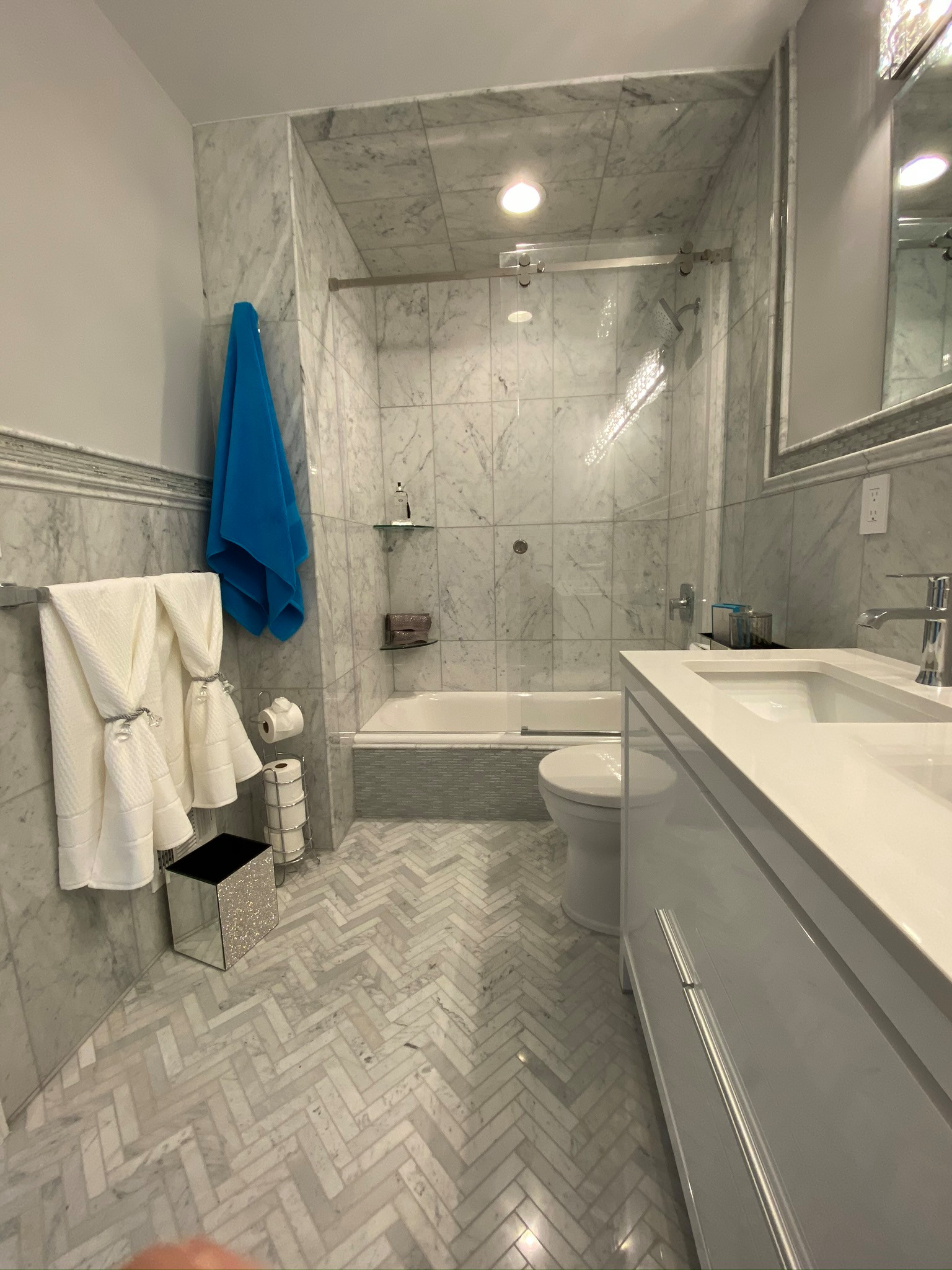 Carrera Marble bathroom