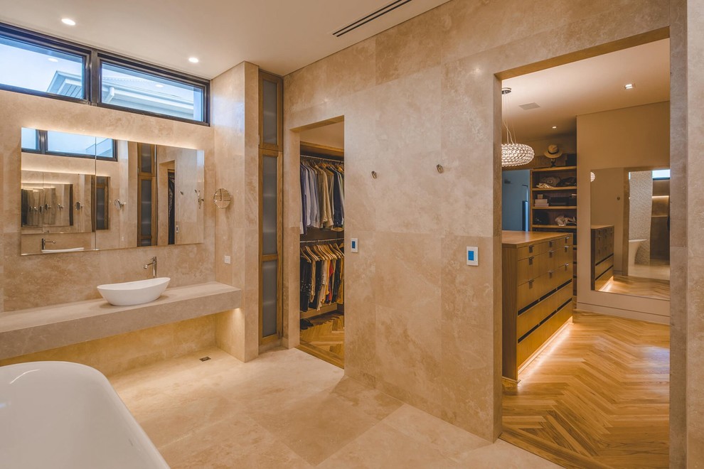 Inspiration for a contemporary bathroom in Perth.