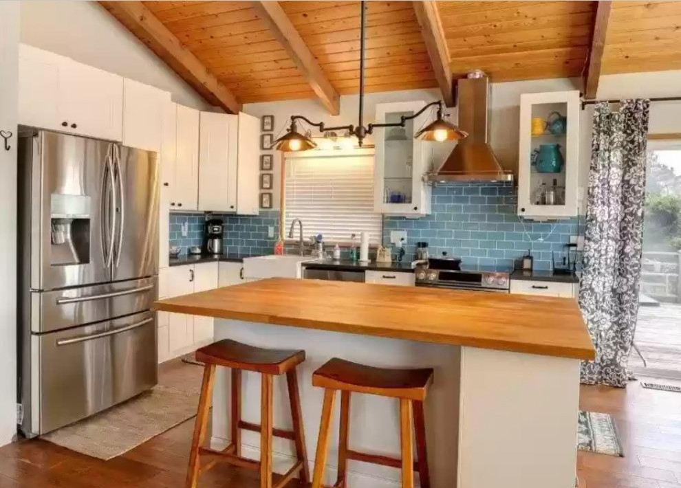 Beachhouse Kitchen