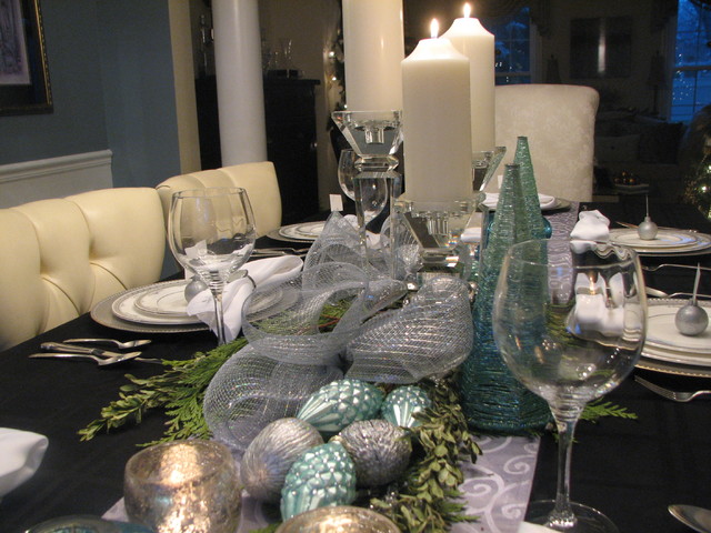 Christmas/Holiday Decorating transitional-dining-room
