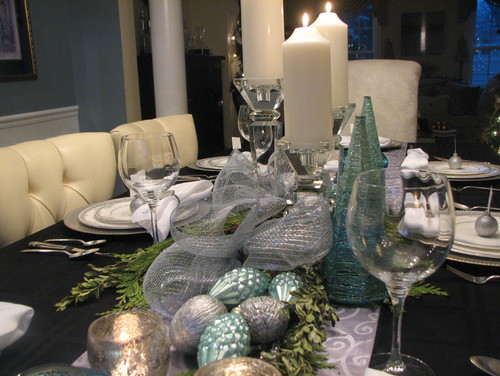 Christmas Decorating Ideas for a Dining Table