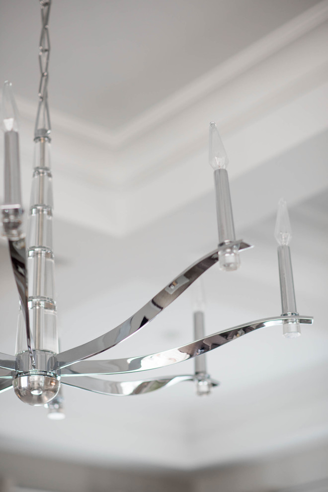 Home design - transitional home design idea in Toronto