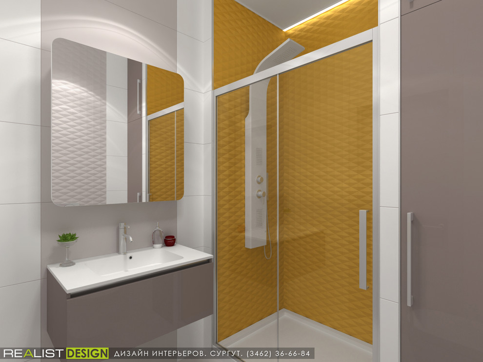 Жёлтая ванна. квартира в Москве. 2018