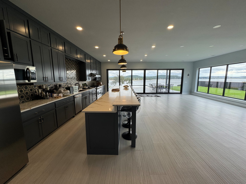 Contemporary Lake Retreat