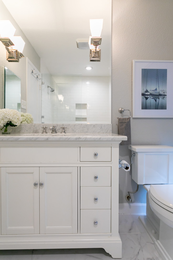 Inspiration for a transitional home design remodel in Austin