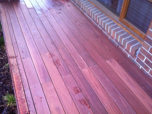 The Jarrah contemporary-deck