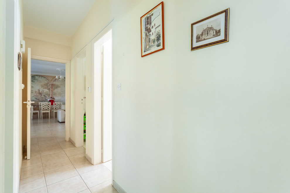 Kings Avenue Apartment