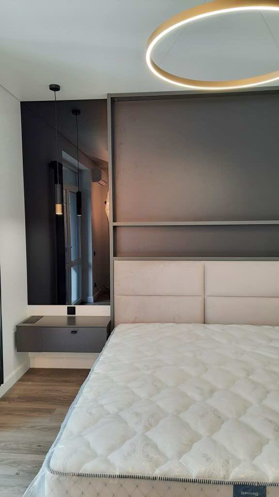 Интерьер кухни-гостиной с островом