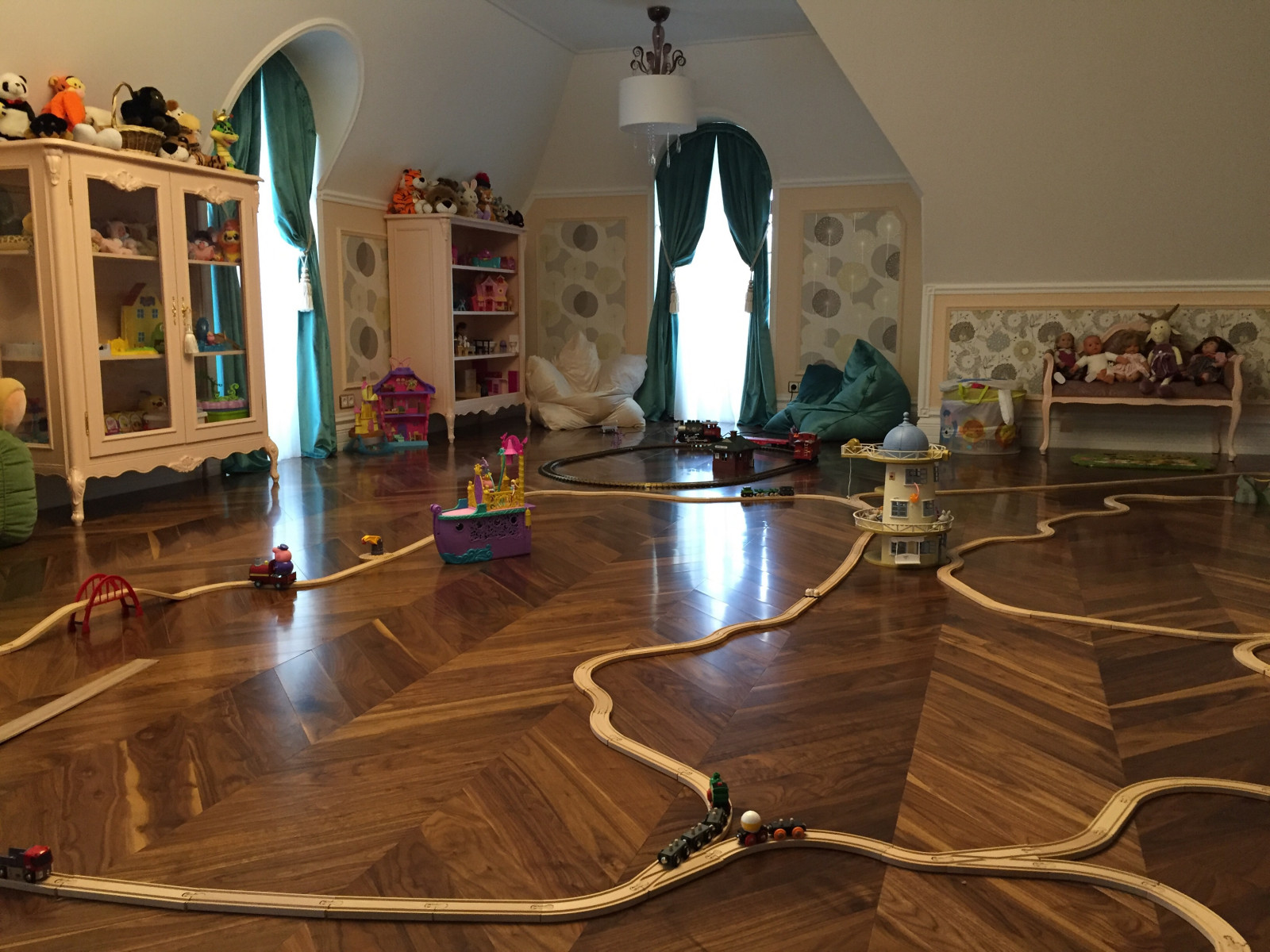 Паркет массив Орех Американский елка Французская