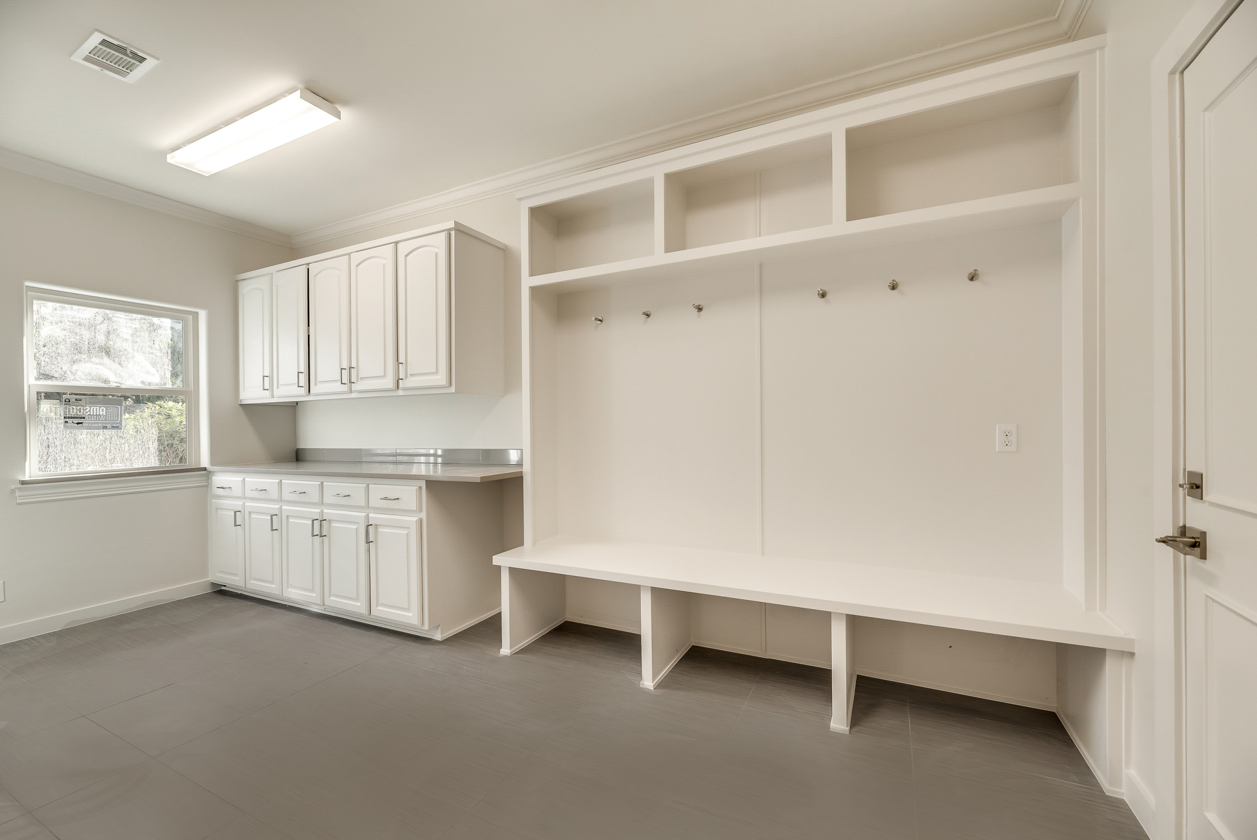 Kid's Loft and open Kitchen