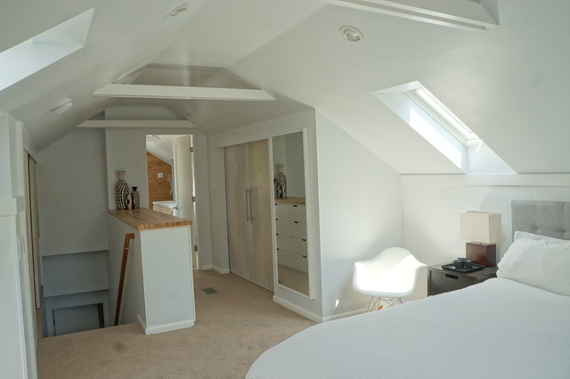 Attic Conversion scandinavo-camera-da-letto