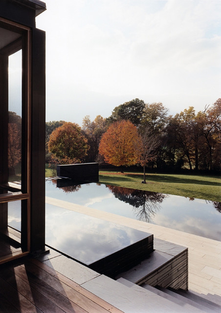 Contemporary modern-swimming-pool-and-hot-tub