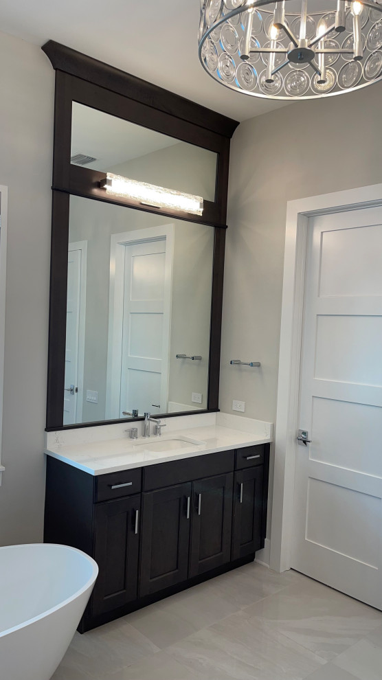Inspiration for a transitional home design remodel in Miami