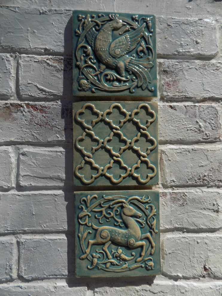 Украшение восстанавливаемой церкви в Брянской области.