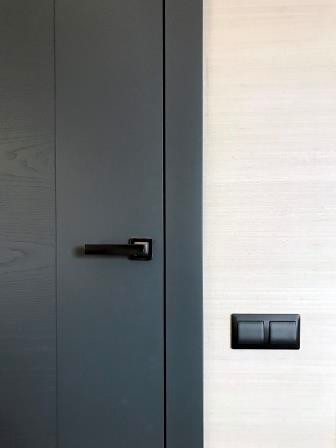 Черный, дерево и бирюза