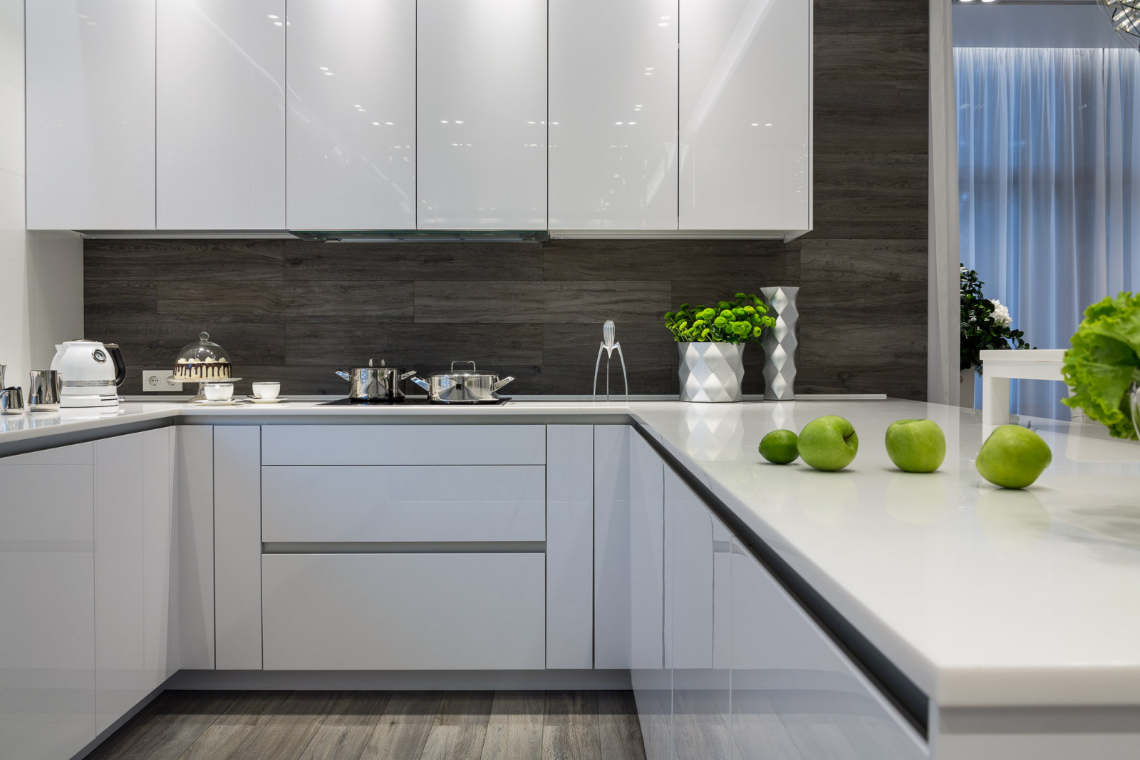 БЕЛЫМ ПО БЕЛОМУ