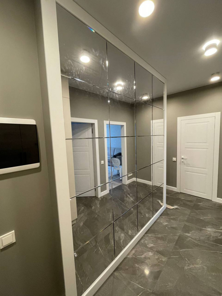 Зеркальное панно на стену.