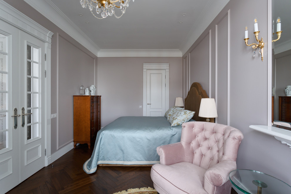 Inspiration for a traditional master bedroom in Moscow with pink walls, dark hardwood floors and brown floor.