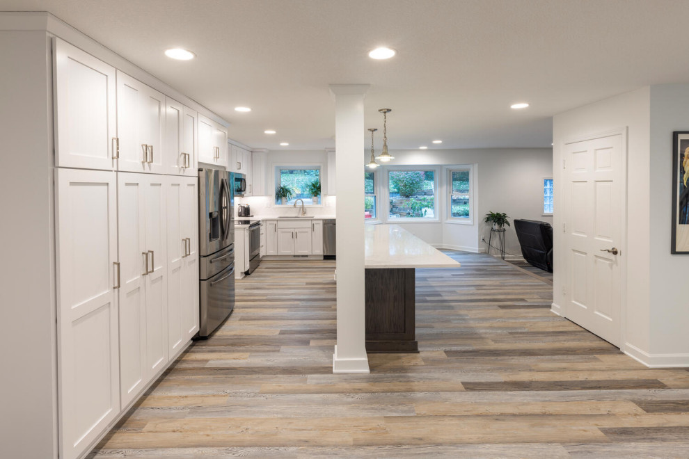 Inspiration for a transitional kitchen remodel in Minneapolis