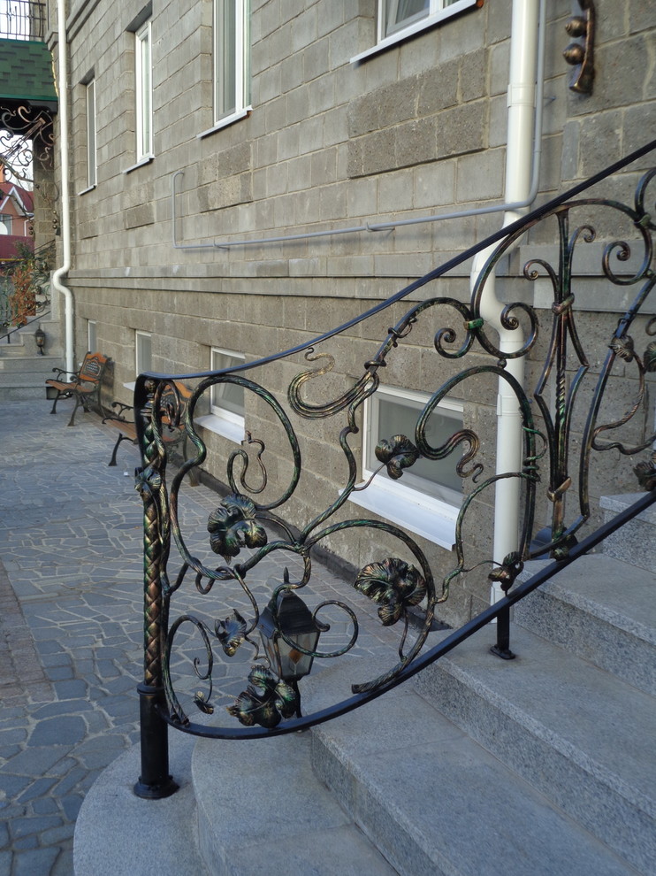 Оформление лестницы и потолка