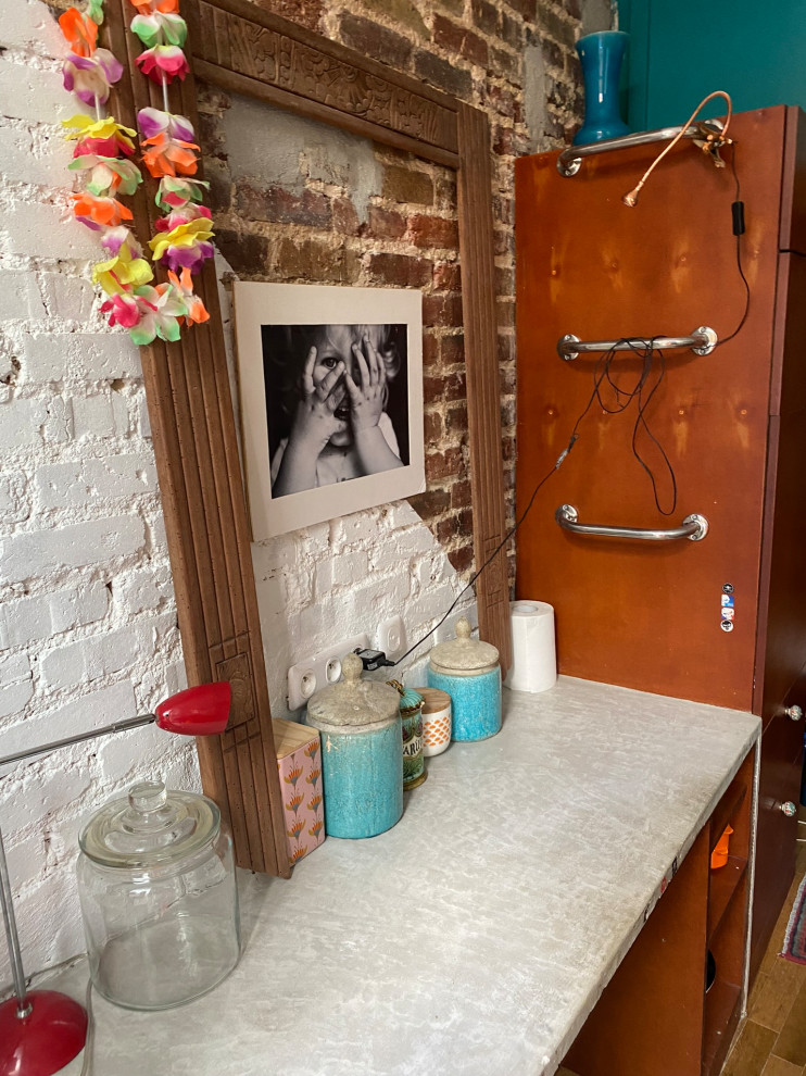 Transformation d'un local en loft brutaliste tropical