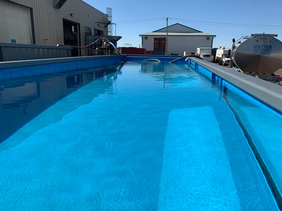 Transitional pool photo in Calgary