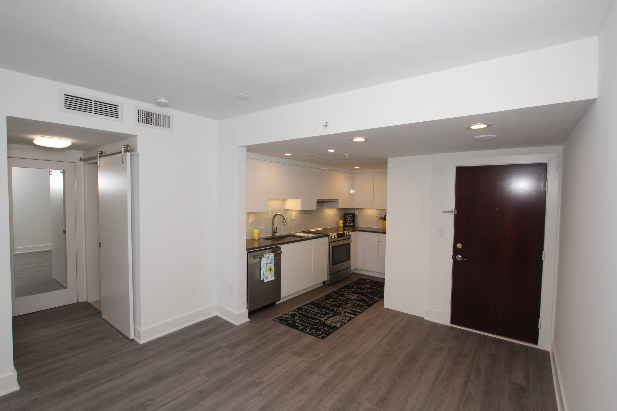 MODERN CONDO : KITCHEN AND BATH