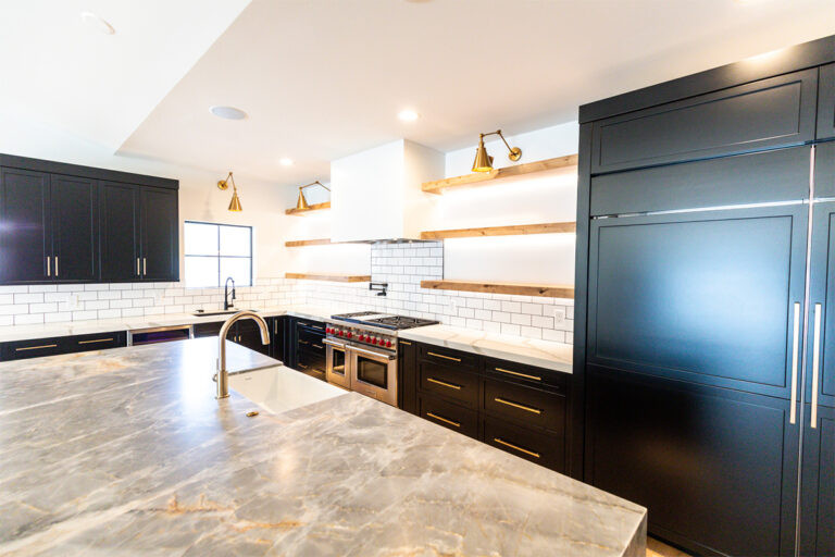 Kitchen - transitional kitchen idea in Phoenix