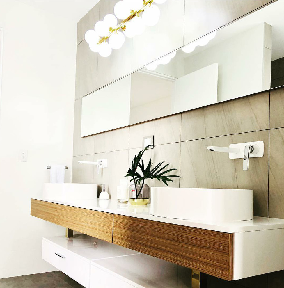 Contemporary bathroom in Sydney.