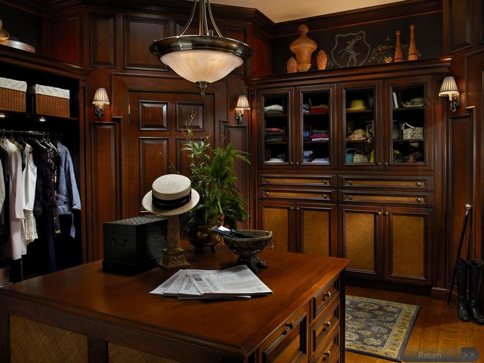 Design ideas for a traditional storage and wardrobe in St Louis.