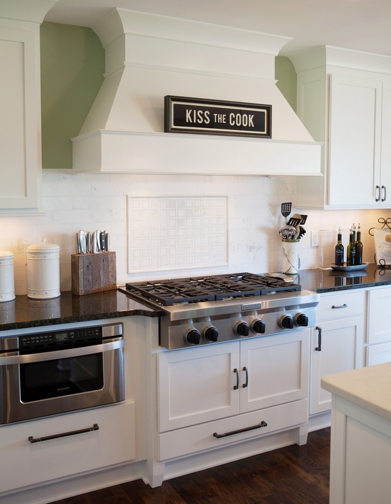 Inspiration for a traditional kitchen in Milwaukee with stainless steel appliances.
