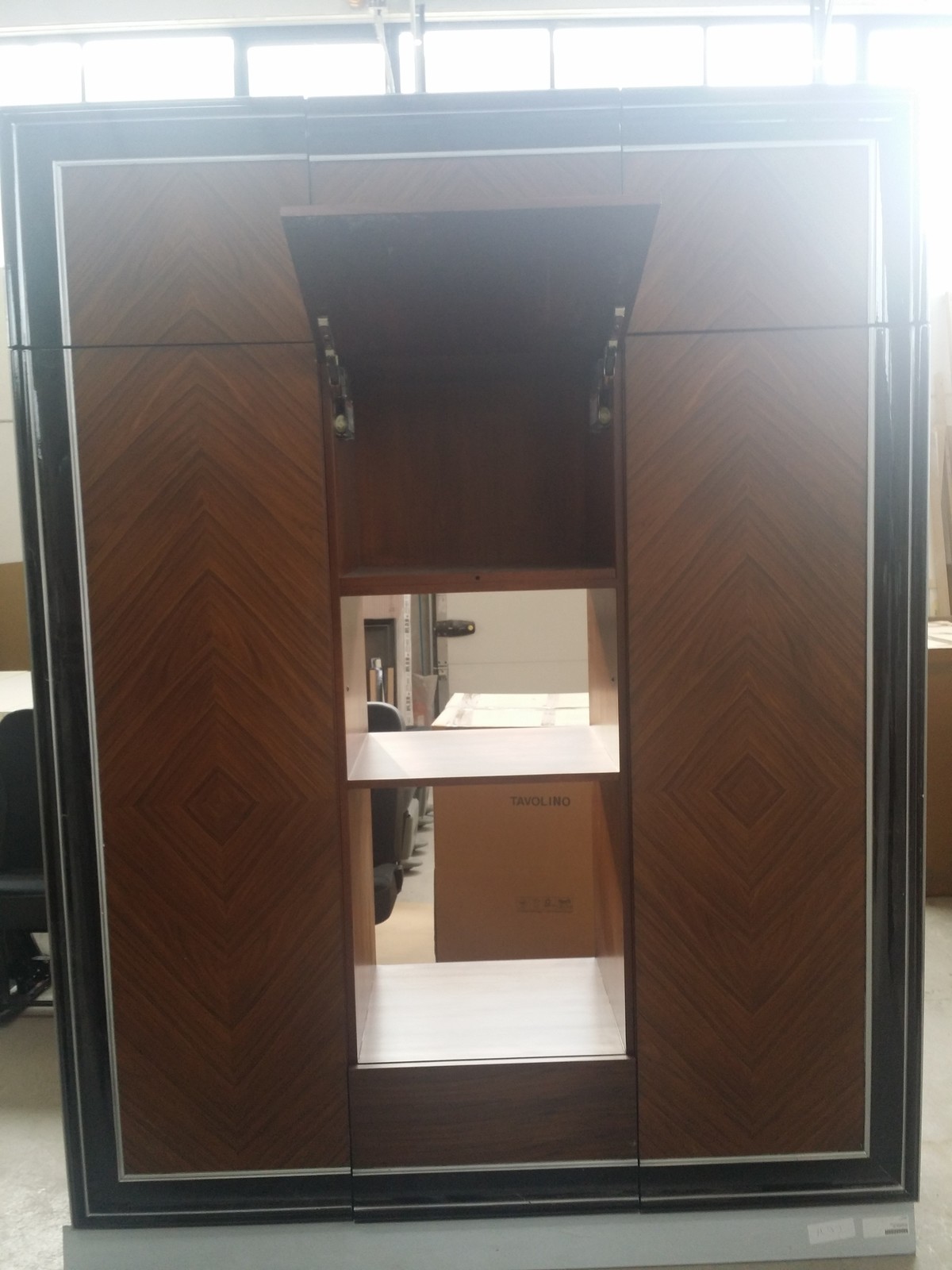 Квартира в темных тонах