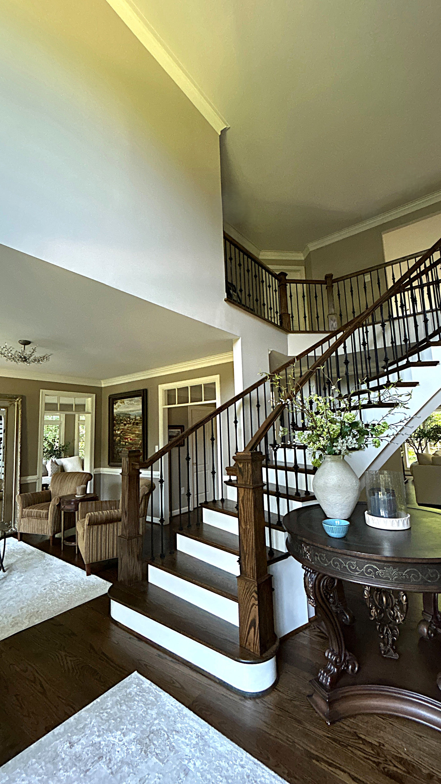 Project #157 | Traditional Curved Foyer Staircase