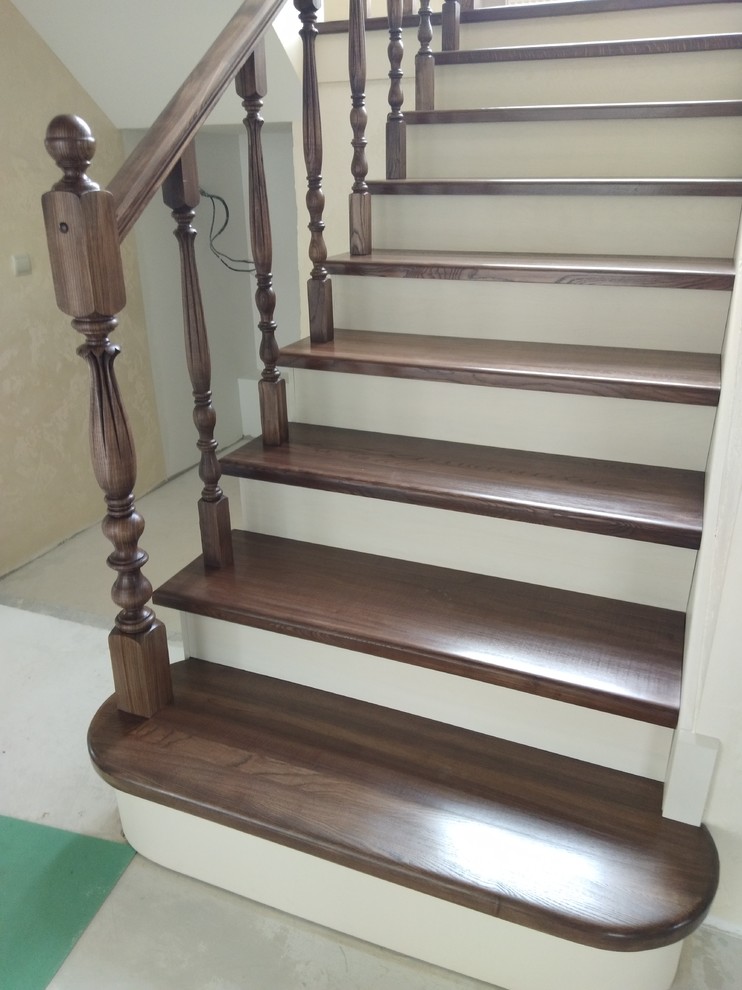 Лесница из ясеня