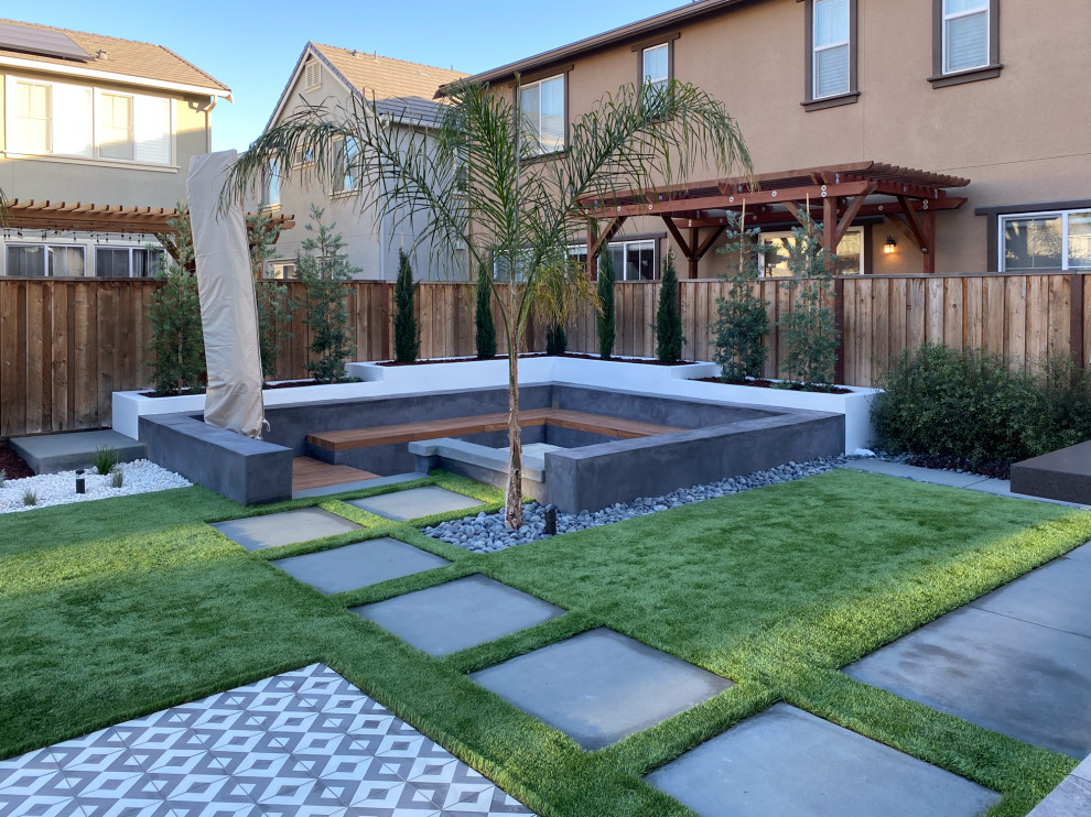 Newark - Backyard Retreat
