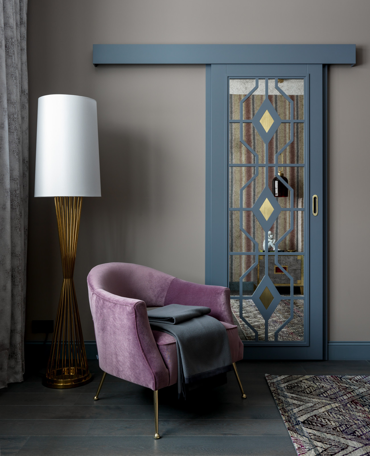 Дом для большой семьи, Графские пруды