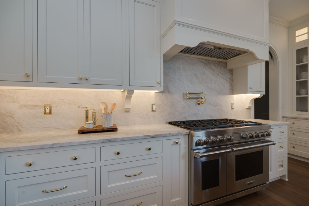 Kitchen - kitchen idea in Cincinnati