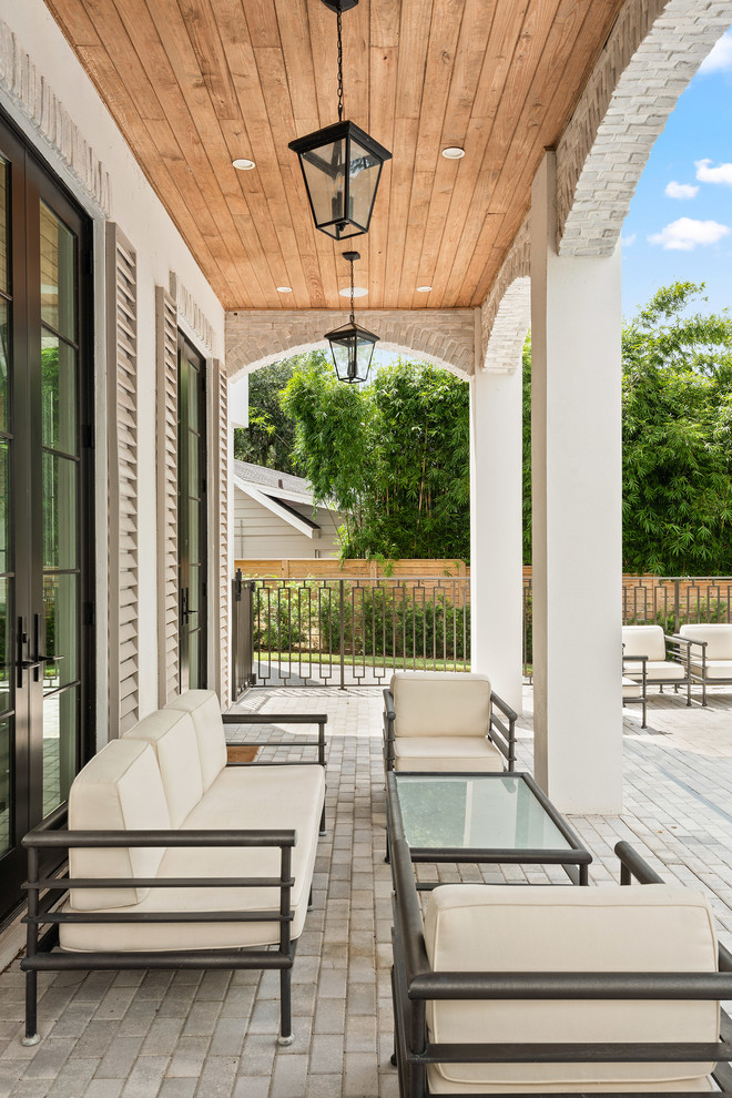 Home design - transitional home design idea in Orlando