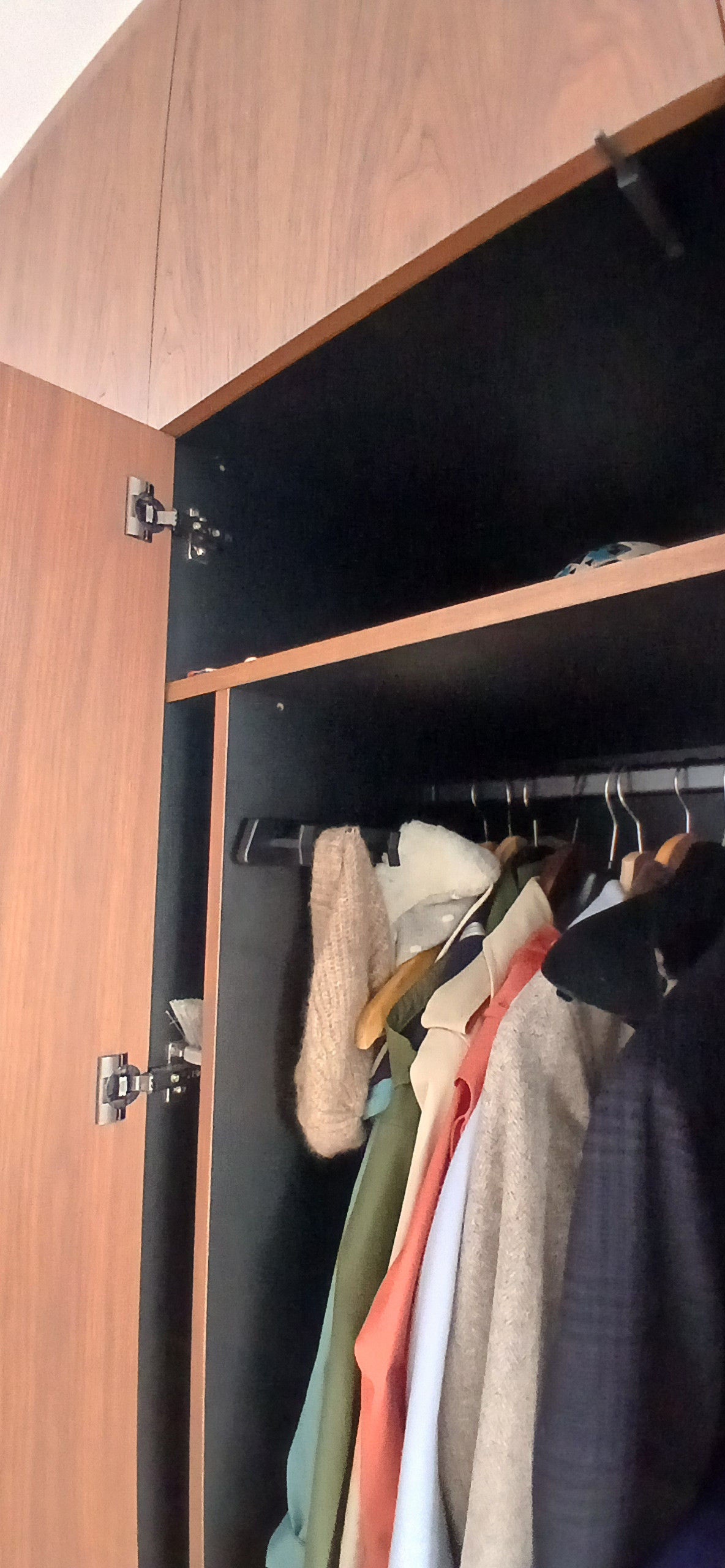 Colonne de cuisine arrondie en Noyer