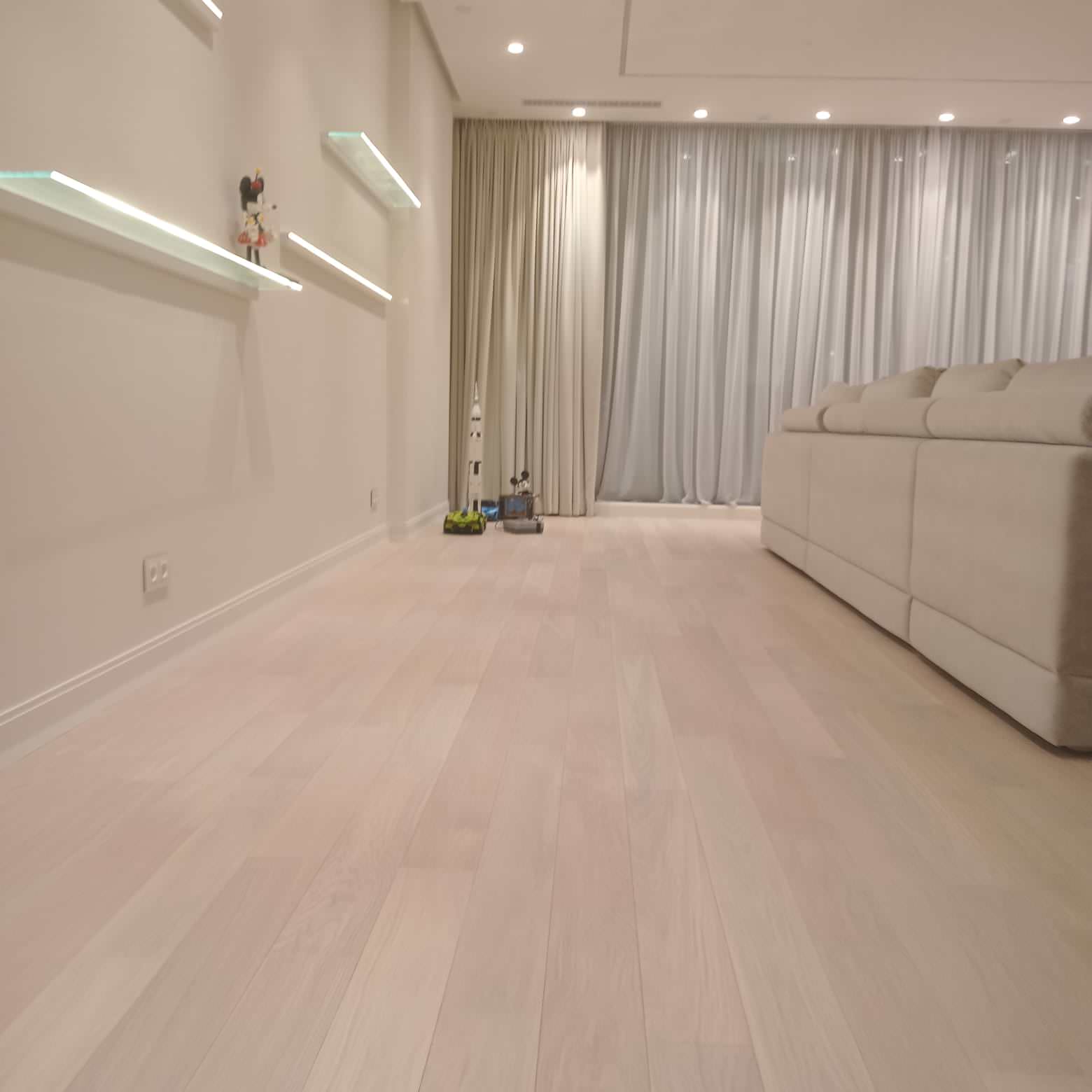 Укладка инженерной доски, дуб, масло.