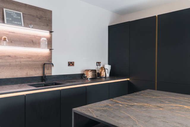 Matt Graphite Black German kitchen sheffield modern-kitchen